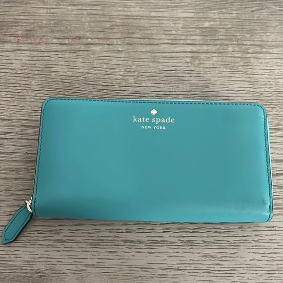 Kate Spade Zip around wallet - Picture 1 of 4